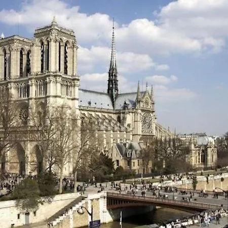 Royal Saint Germain Hotel